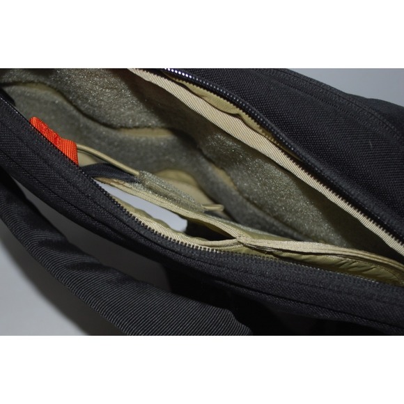 VIKTOS Upscale 3 Tactical Slingbag Water‑Resistant CCW Bag Logo Used - Picture 6 of 8